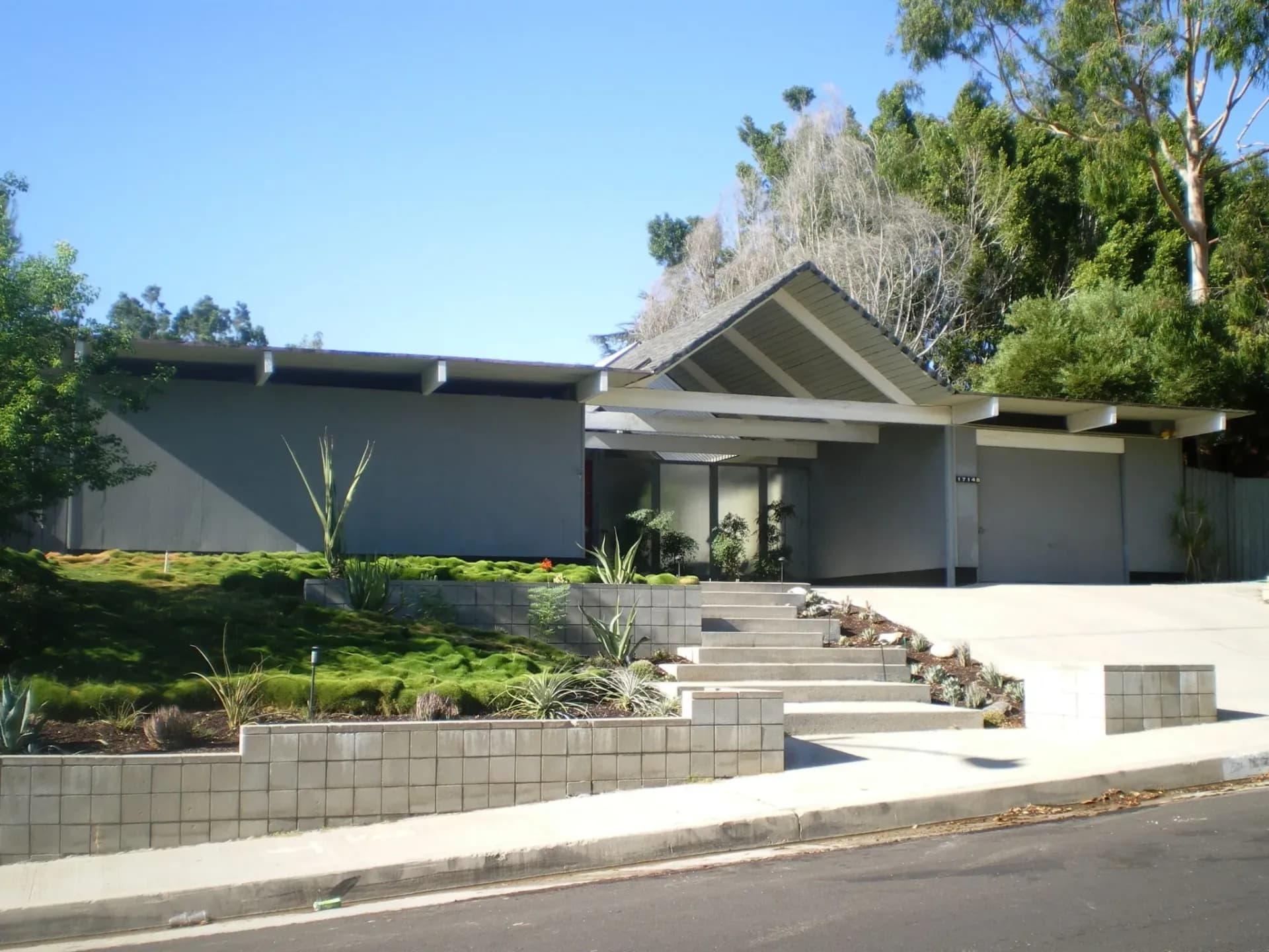 Eichler_Homes_-_Foster_Residence_Granada_Hills